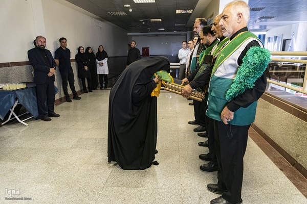 پرچم‌گردانی حرم مطهر امام رضا (ع) در مجتمع تحقیقاتی شهدای جهاددانشگاهی