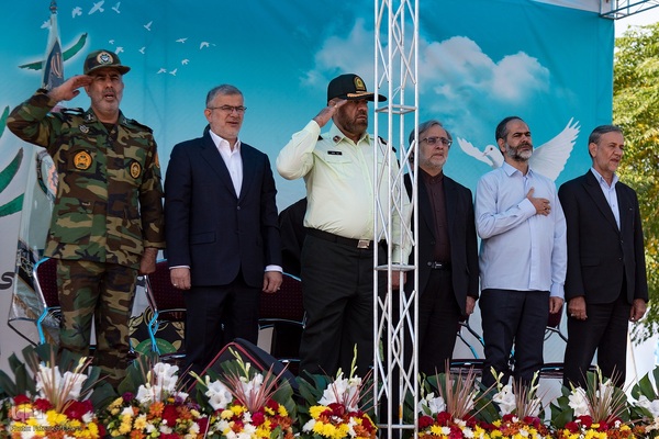 رژه نیروهای مسلح