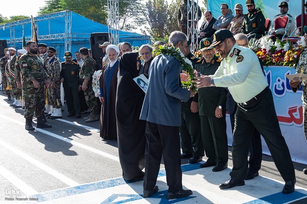 رژه نیروهای مسلح