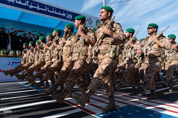 رژه نیروهای مسلح