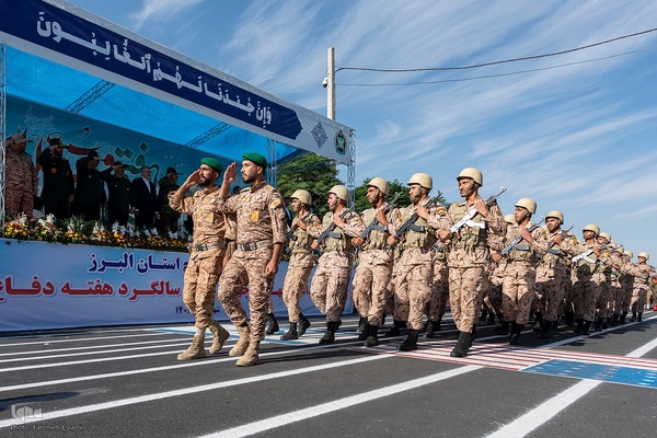 رژه نیروهای مسلح