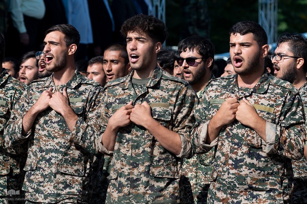 رژه نیروهای مسلح