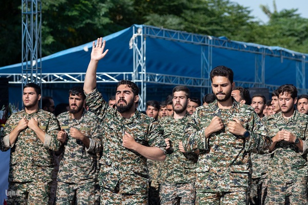 رژه نیروهای مسلح