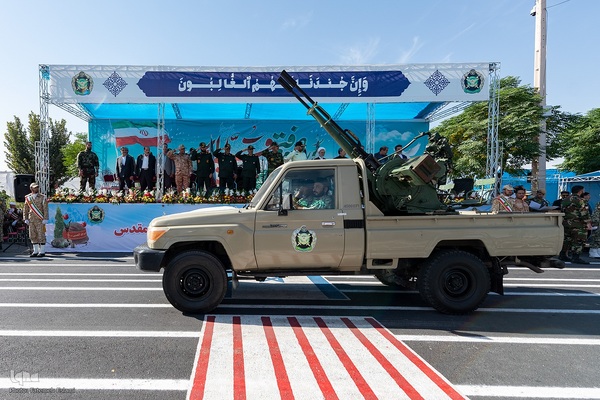 رژه نیروهای مسلح