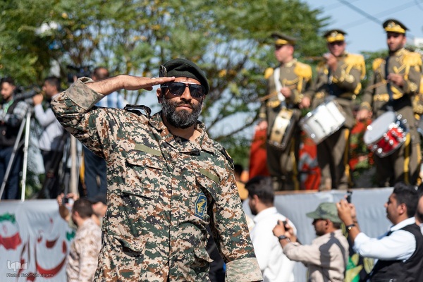 رژه نیروهای مسلح