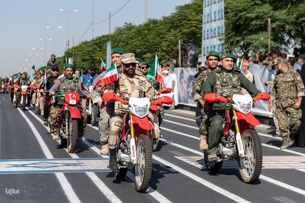 رژه نیروهای مسلح