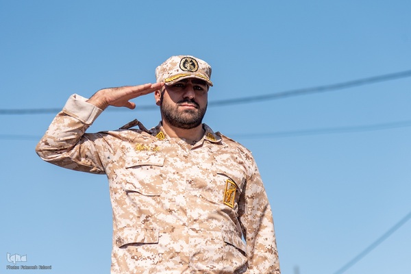 رژه نیروهای مسلح