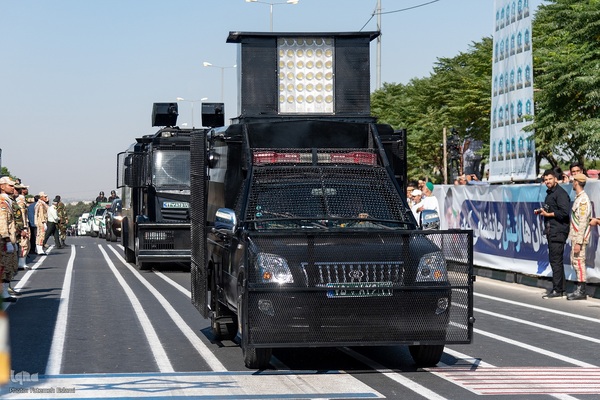 رژه نیروهای مسلح