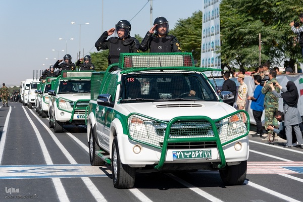 رژه نیروهای مسلح