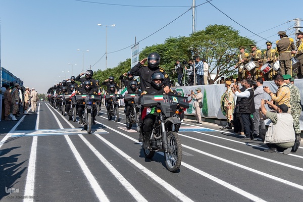 رژه نیروهای مسلح