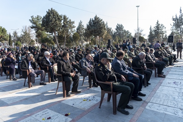 گلباران گلزار شهدای امامزاده محمد کرج‎