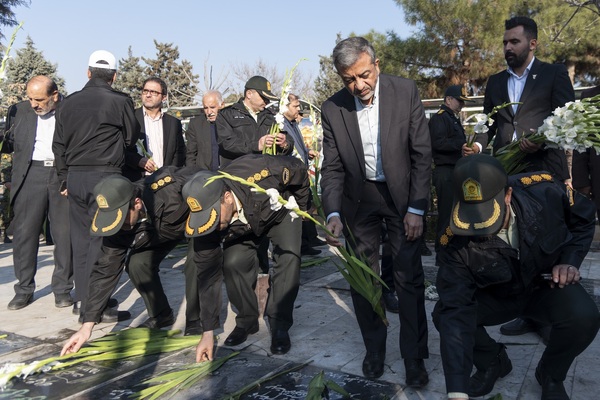 گلباران گلزار شهدای امامزاده محمد کرج‎