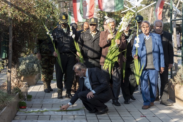 گلباران گلزار شهدای امامزاده محمد کرج‎