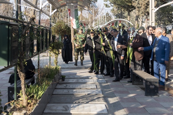 گلباران گلزار شهدای امامزاده محمد کرج‎