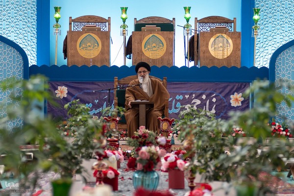 جزء‌خوانی قرآن در مصلای کرج‎