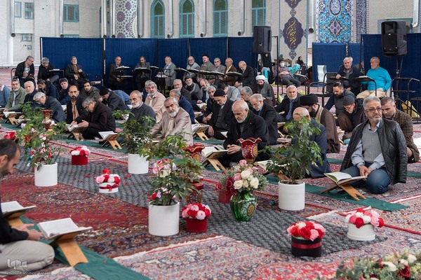 جزء‌خوانی قرآن در مصلای کرج‎