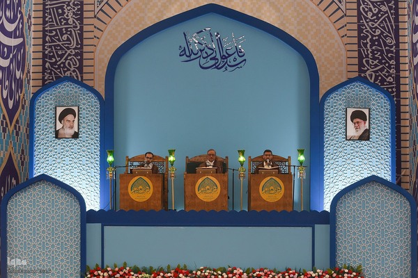 جزء‌خوانی قرآن در مصلای کرج‎