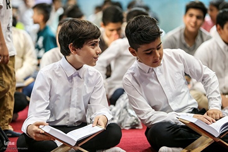 Sesi Mendengarkan Alquran Pertama untuk Para Remaja
