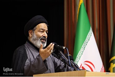Ipinahahayag ng Kleriko ang Suporta ng mga Muslim sa Gitna ng Digmaang Ipinataw ng Israel, Hinihimok ang Pagkakaisa ng Arbaeen