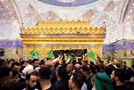 د آيت الله العظمي سیستانی د مېرمنې جنازه په كربلاي معلي كې ترسره شوه(فیلم)